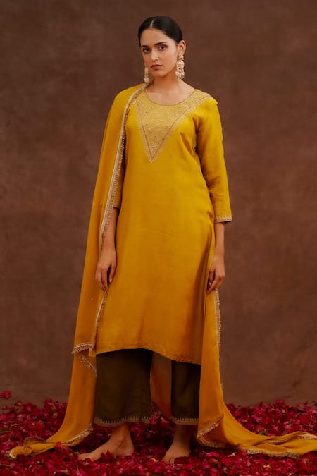World of Sugandh Amaltas Hand Embroidered Kurta Set With Dupatta 