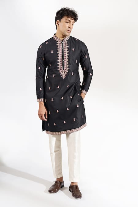Rng Safawala Thread & Sequins Embroidered Kurta Set