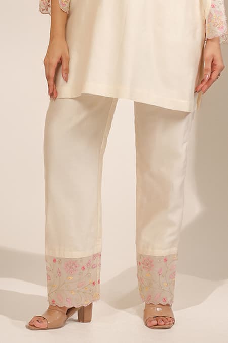 Laxmishriali_Off White Chanderi, Organza Embroidery Boat Neck Arabella Kurta Pant Set _Online_at_Aza_Fashions