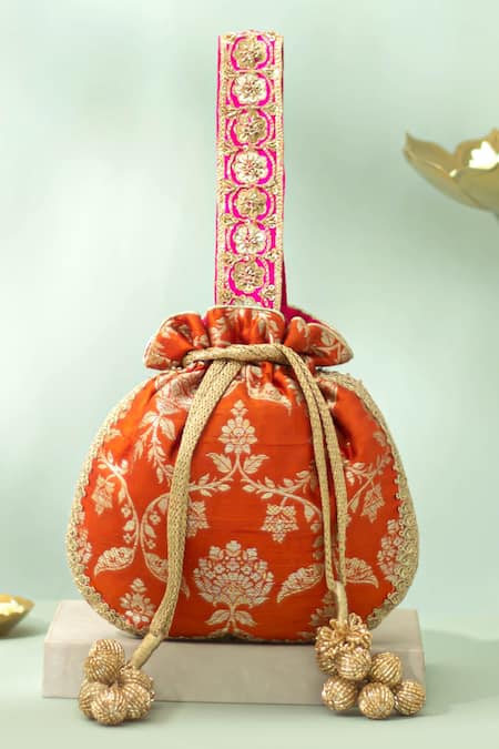 Amyra Taroob Handwoven Brocade Potli 