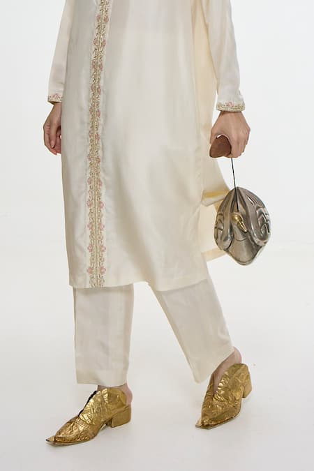 Ekaya Banaras_Ivory Silk Embroidery Round Neck Handwoven Mashroo Kurta And Pant Set _Online_at_Aza_Fashions