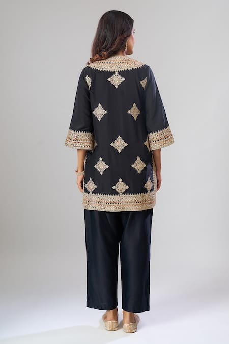 Debyani + CO Meenakumari Embroidered Kurta Set 