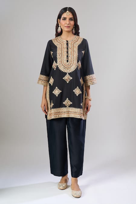 Debyani + CO_Black Embroidery, Zari, Metallic Thread Round Neck Meenakumari Kurta Set _Online_at_Aza_Fashions
