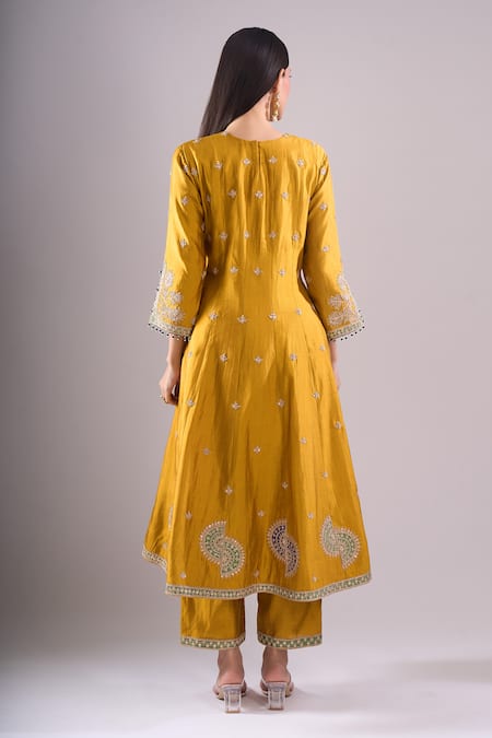 Surbhi Shah Mehek Embroidered Kurta Set 