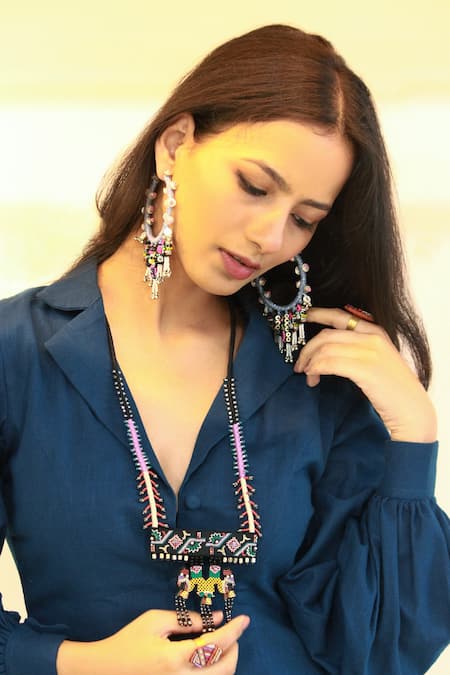 NAKHREWAALI Manchali Beaded Pendant Necklace 