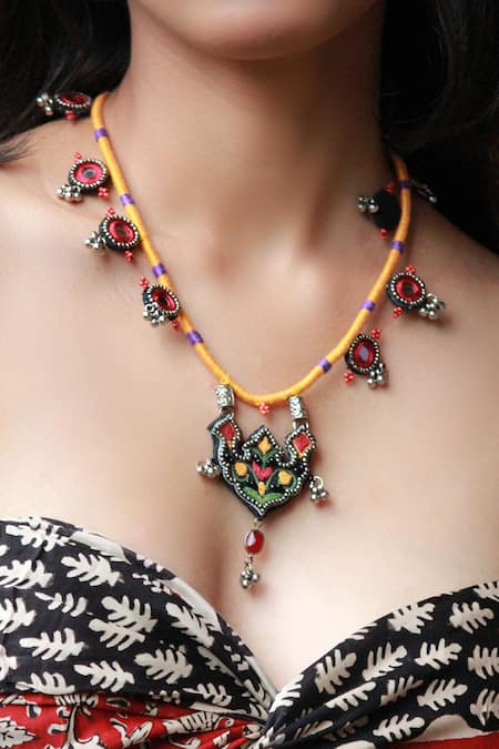 NAKHREWAALI Sahiba Hand Embroidered Pendant Necklace 