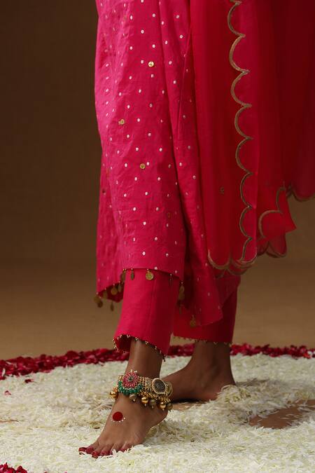 Arpita Sulakshana_Pink Chanderi Silk Embroidery, Tassels, Zari Square Neck Gulabi Noor Kurta Set _Online_at_Aza_Fashions