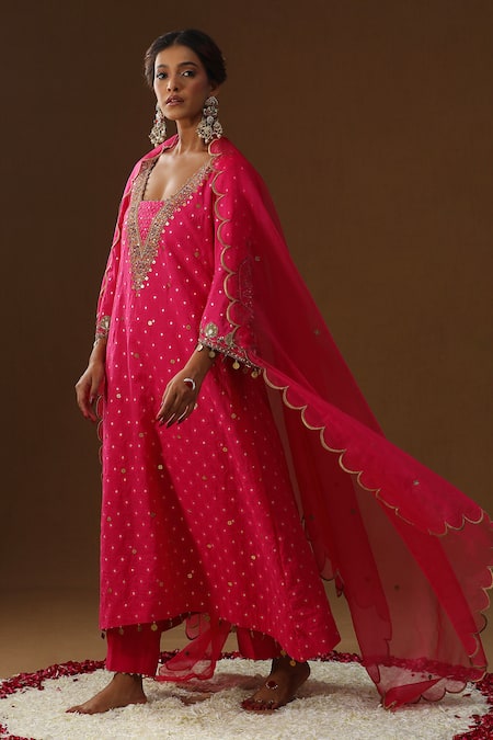 Buy_Arpita Sulakshana_Pink Chanderi Silk Embroidery, Tassels, Zari Square Neck Gulabi Noor Kurta Set _Online_at_Aza_Fashions