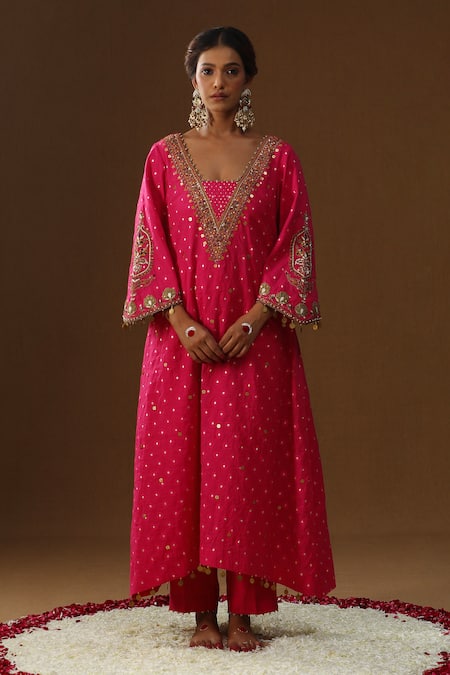 Shop_Arpita Sulakshana_Pink Chanderi Silk Embroidery, Tassels, Zari Square Neck Gulabi Noor Kurta Set _Online_at_Aza_Fashions