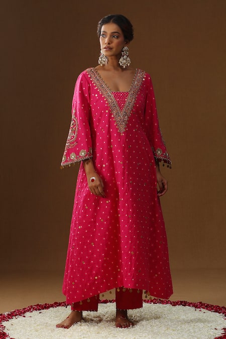 Arpita Sulakshana_Pink Chanderi Silk Embroidery, Tassels, Zari Square Neck Gulabi Noor Kurta Set _at_Aza_Fashions