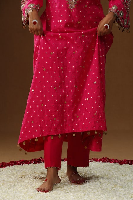 Shop_Arpita Sulakshana_Pink Chanderi Silk Embroidery, Tassels, Zari Square Neck Gulabi Noor Kurta Set 