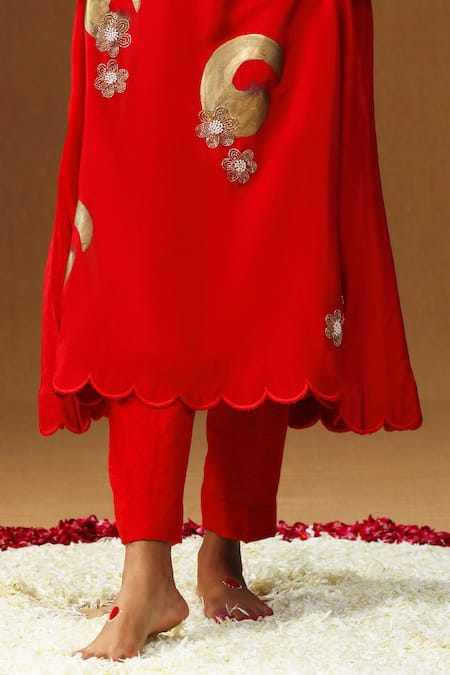 Buy Arpita Sulakshana Red Silk Embroidery V-neck Rooh Gulabi Hand Painted Kurta Set Online at Aza Fashions Buy_Arpita Sulakshana_Red Silk Embroidery V-neck Rooh Gulabi Hand Painted Kurta Set _Online_at_Aza_Fashions