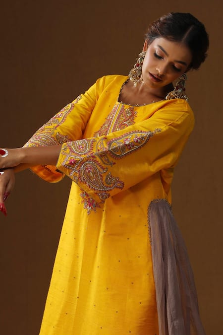Arpita Sulakshana_Yellow Silk Embroidery Round Neck Amar Ishq Kurta Set _Online_at_Aza_Fashions