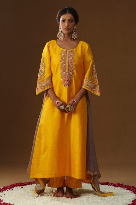 Arpita Sulakshana Amar Ishq Embroidered Kurta Set 