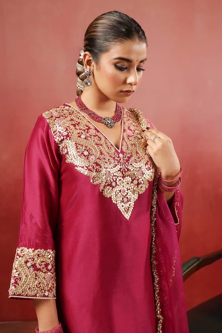 Shop_Anshu Wadhwa_Wine Chanderi Zari, Embroidery V-neck Kurta Set 