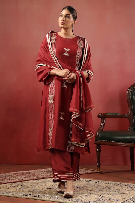 Shop_Anshu Wadhwa_Maroon Chanderi Embroidery, Mirrors, Piping Round , Keyhole Kurta Set _Online_at_Aza_Fashions