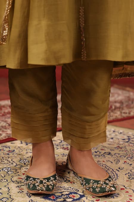 Shop_Anshu Wadhwa_Green Chanderi Embroidery, Zari, Sequins V-neck Kurta Set _Online_at_Aza_Fashions