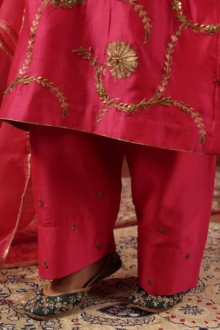 Buy_Anshu Wadhwa_Pink Chanderi Embroidery Square Neck Kurta Palazzo Set 