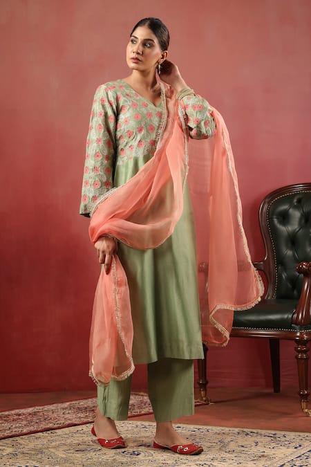 Buy_Anshu Wadhwa_Green Chanderi Embroidery, Gota Patti V-neck Kurta Pant Set 