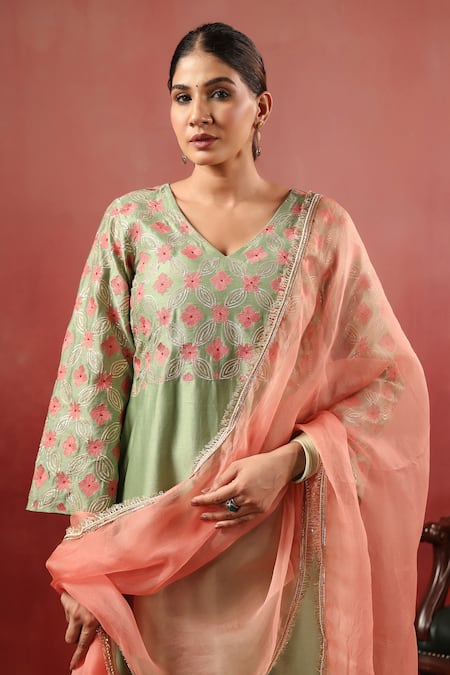 Shop_Anshu Wadhwa_Green Chanderi Embroidery, Gota Patti V-neck Kurta Pant Set 