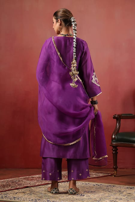 Anshu Wadhwa Embroidered Chanderi Kurta Set 