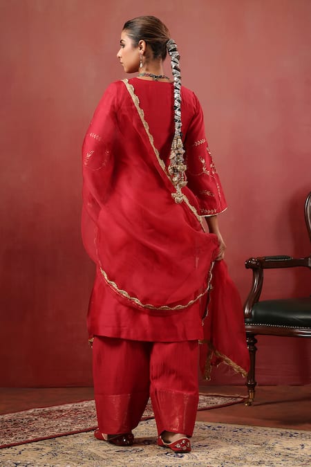 Anshu Wadhwa Chanderi Embroidered Kurta Set 