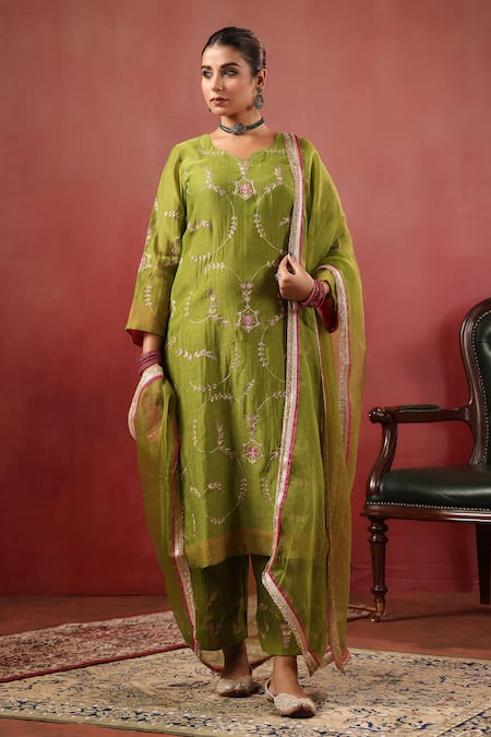 Anshu Wadhwa Chanderi Embroidered Kurta Set 