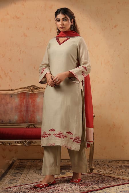 Buy_Anshu Wadhwa_Green Chanderi Embroidery, Gota Patti V-neck Kurta Palazzo Set _Online_at_Aza_Fashions