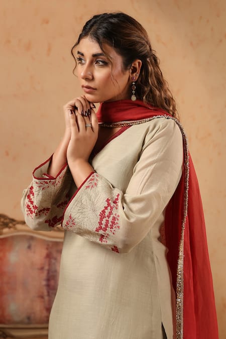 Buy_Anshu Wadhwa_Green Chanderi Embroidery, Gota Patti V-neck Kurta Palazzo Set 