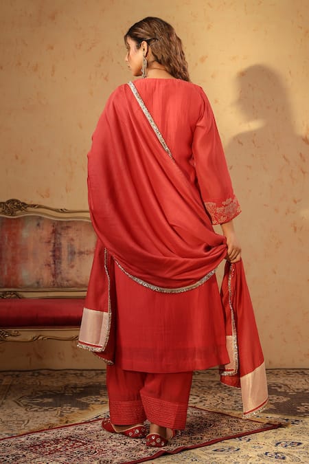 Anshu Wadhwa Chanderi Embroidered Kurta Set 
