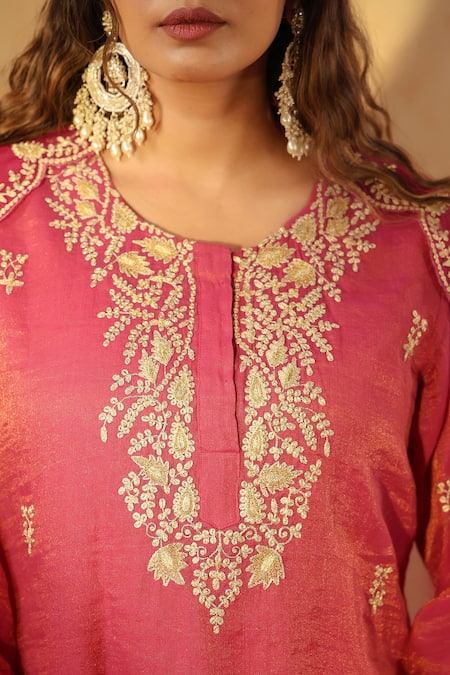 Buy_Anshu Wadhwa_Red Tissue, Chanderi Embroidery, Zari Round Neck, Split Kurta Pant Set _Online_at_Aza_Fashions