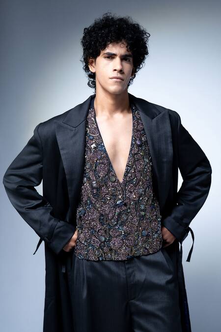 Buy_Nikita Mhaisalkar_Gray Suiting Plain Trench Coat _Online_at_Aza_Fashions