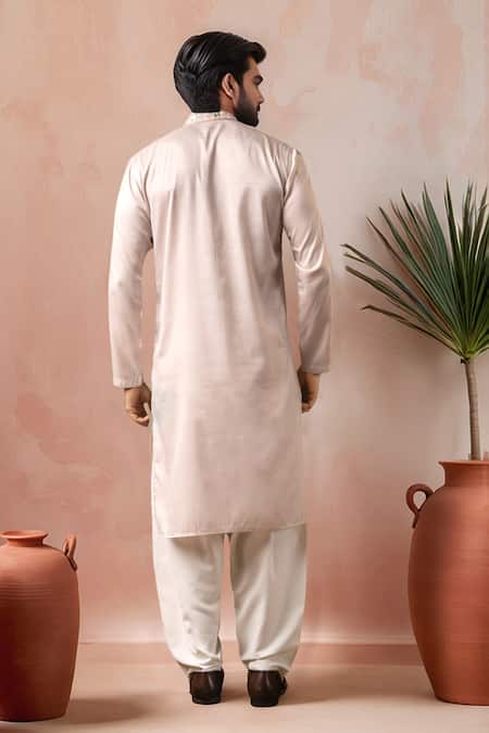 Arihant Rai Sinha Butti Embroidered Kurta Set 