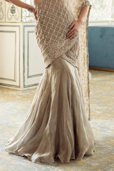 Buy_Charu And Vasundhara_Gold Tissue Sequins, Embroidery Geometric Grid Pre-draped Saree And Blouse _Online_at_Aza_Fashions