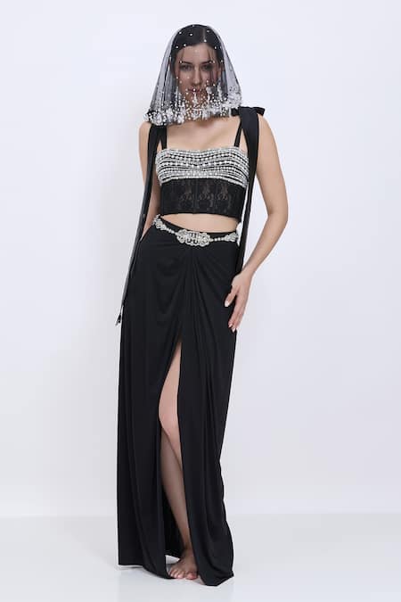 Dilnaz Net Hand Embroidered Floral Head Veil 