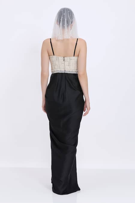 Dilnaz Pearl Embroidered Head Veil 