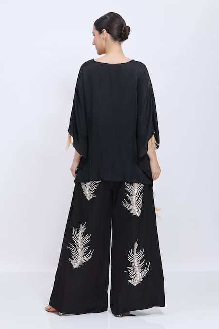 Dilnaz Plain Draped Kaftan 