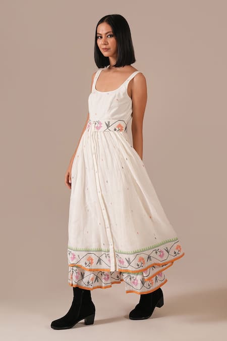 Indigo Dreams_Ivory Cotton Embroidery Square Neck Handwoven Jamdani Floral Dress With Belt _Online_at_Aza_Fashions