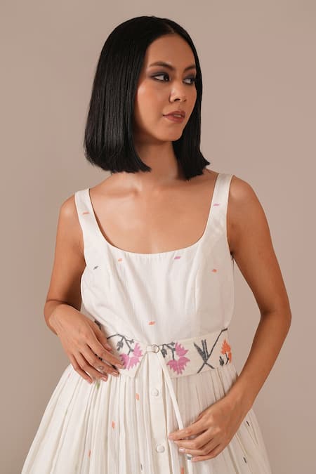 Indigo Dreams_Ivory Cotton Embroidery Square Neck Handwoven Jamdani Floral Dress With Belt _at_Aza_Fashions