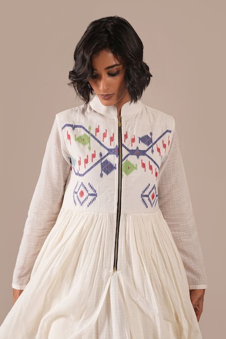 Buy_Indigo Dreams_Ivory Cotton Embroidery Round Handwoven Jamdani Gathered Dress And Jacket Set 