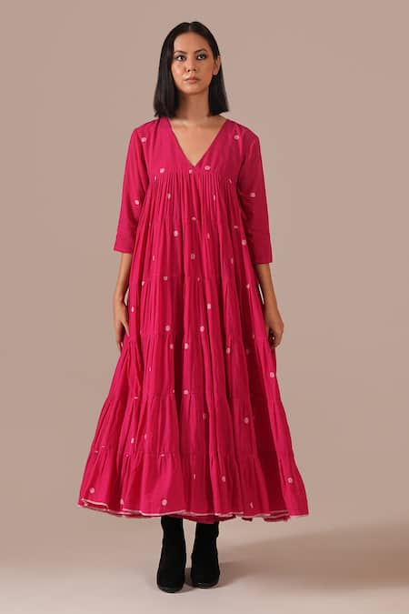 Indigo Dreams_Fuchsia Cotton V-neck Handwoven Jamdani Polka Dot Tiered Dress _Online_at_Aza_Fashions