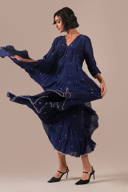 Indigo Dreams_Blue Cotton Embroidery V-neck Handwoven Jamdani Gathered Midi Dress _at_Aza_Fashions