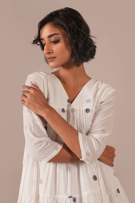 Indigo Dreams_Ivory Cotton V-neck Handwoven Jamdani Polka Dot Tiered Dress _at_Aza_Fashions