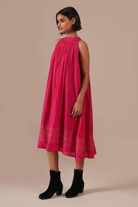 Buy_Indigo Dreams_Pink Cotton Halter Neck Handwoven Jamdani Gathered Dress _Online_at_Aza_Fashions