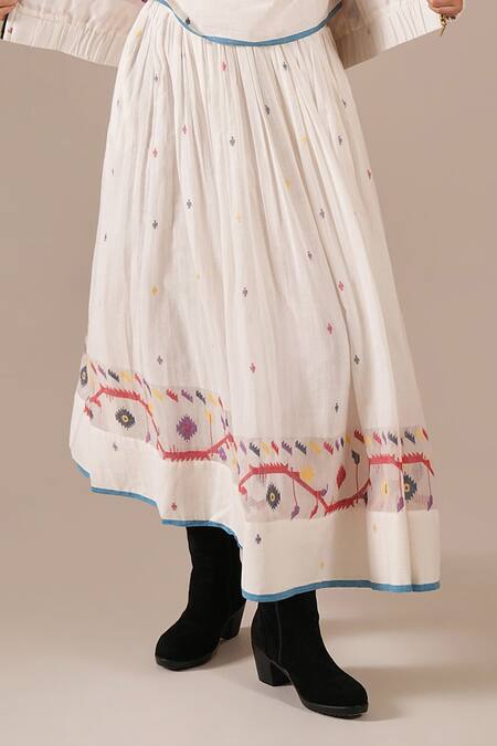 Buy_Indigo Dreams_Ivory Cotton Embroidery Round Neck Handwoven Jamdani Boxy Top Skirt Set _Online_at_Aza_Fashions