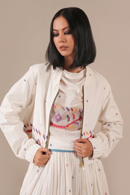 Buy_Indigo Dreams_Ivory Cotton Embroidery Round Neck Handwoven Jamdani Boxy Top Skirt Set 