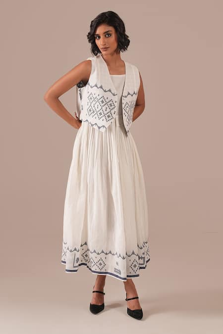 Buy_Indigo Dreams_Ivory Cotton Embroidery Square Neck, Jamdani Handwoven Dress And Waistcoat Set _Online_at_Aza_Fashions