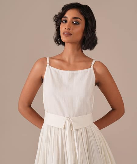 Indigo Dreams_Ivory Cotton Embroidery Square Neck Handwoven Jamdani Midi Dress With Belt _Online_at_Aza_Fashions