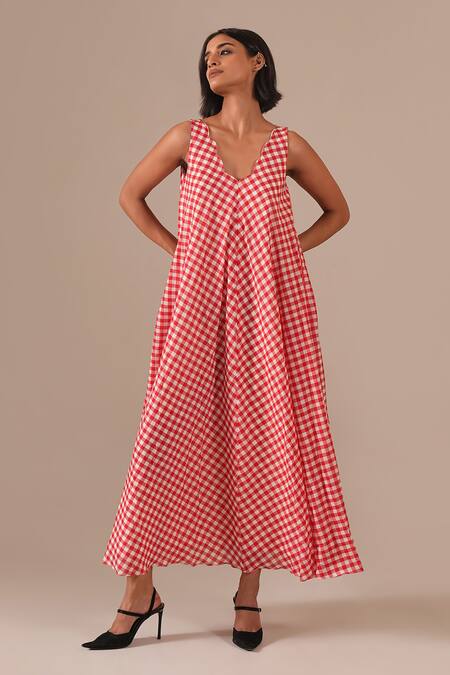 Buy_Indigo Dreams_Red Cotton V-neck Gingham Check Jamdani Maxi Dress _Online_at_Aza_Fashions