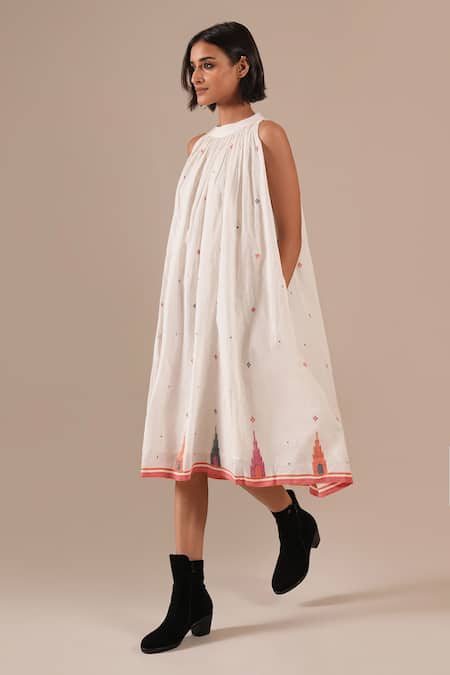 Indigo Dreams_Ivory Cotton Embroidery Halter Neck Handwoven Jamdani Gathered Dress _Online_at_Aza_Fashions